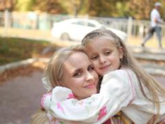 Лилия Ребрик показала заметно подросшую 7-летнюю дочь-красавицу и нежно поздравила ее с важным праздником