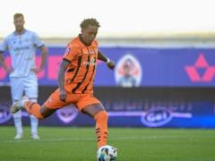 Kevin attached to the cucumber of Juviles at the Chemonati Ukrainian with his own goal at the gate of Dynamo