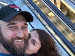 Ханумак на фоне скандала с бывшей закрутил роман: его новая избранница высмеяла Шаманскую