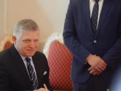 В Словакии заявили, что Фицо до сих пор планирует ехать на парад в РФ