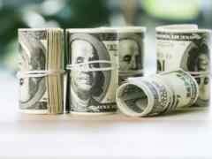 Украинцы в апреле существенно снизили покупку валюты — данные НБУ