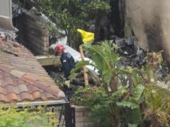 In California, a homemade plane fell on residential buildings