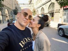 Потап засвітив апетитні форми Насті Каменських в топі та обтислих шортах і привітав її з 38-річчям