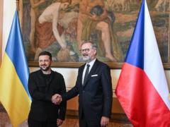 Зеленский проводит переговоры с премьером Чехии