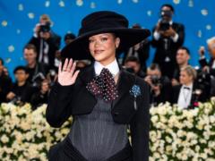 Рианна беременна в третий раз: звезда подтвердила новость на Met Gala 2025