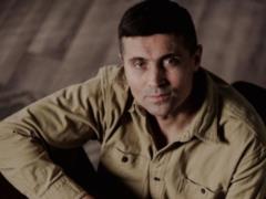 Актер Дмитрий Линартович развелся с женой во время войны