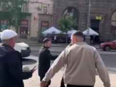 На Крещатике пьяный мужчина попытался подойти к президенту