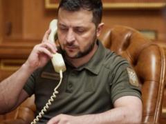 Зеленский и Трамп проводят телефонный разговор