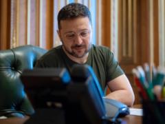 Зеленский впервые поговорил с Папой Львом XIV
