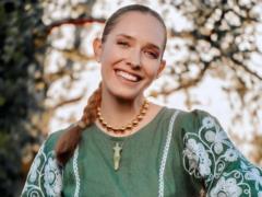 Осадчая сравнила свой опыт материнства в 19 лет и 33 года