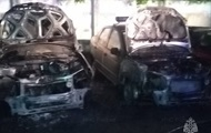 В России девушка подожгла пять автомобилей Росгвардии