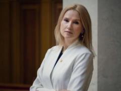 Верховная Рада приняла за основу законопроект о наставничестве для детей без родителей соавторства Елены Кондратюк