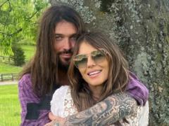 Элизабет Херли впервые рассказала об отношениях с отцом Майли Сайрус