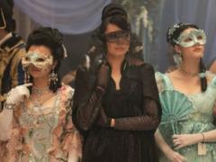 Netflix продлил сериал «Бриджертоны» сразу на два сезона