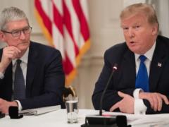 Трамп лично сказал Тиму Куку, что не хочет производства Apple в Индии