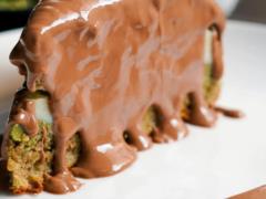 Дубайский чизкейк с клубникой и фисташковой пастой: вкуснее любого торта