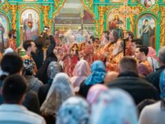 В Украине до сих пор более десяти тысяч громад УПЦ МП
