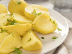 В чем, кроме молока, можно сварить картофель: получится значительно вкуснее