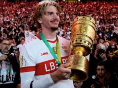 Attletko Tsik to the Stuttgart attackman