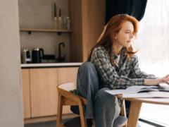 Последствия малоподвижного образа жизни: как постоянное сидение влияет на тело и самочувствие