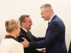 Кличко во Франкфурте встретился с Писториусом и поговорил о дальнейшей поддержке Украины