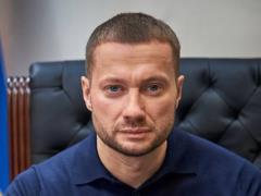 Топ-чиновник накупил 20 квартир и люксовый автомобиль, ему объявили о подозрении: известно имя