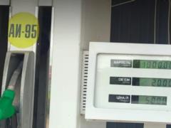 На АЗС украинцам вместо топлива заливали фальсификат: где продавали  бодягу 