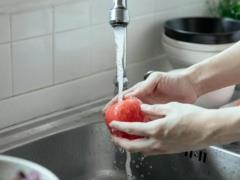 Сливы кухонной раковины никогда не засорятся: какое натуральное средство поможет