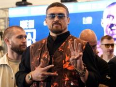 Усик прокомментировал возможное завершение карьеры