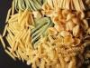 Пряная говядина с лапшой и овощами в азиатском стиле
