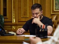 Президент подписал указы о службе в ВСУ