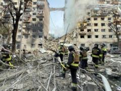 В Киеве ракета РФ пробила девять этажей дома
