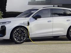 Долгожданный кроссовер Audi Q3 показали на новых фото: внутри это VW