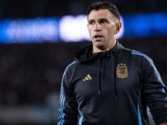 Манчестер Юнайтед почав перемовини щодо Еміліано Мартінеса