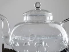 Как вскипятить воду в два раза быстрее: лайфхаки, которые точно работают