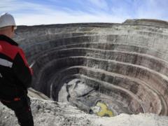 Санкции заставят Россию покупать алмазы у самой себя