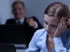 Украинцам готовы платить до 50 тысяч за работу без опыта: кого и на какие вакансии ищут
