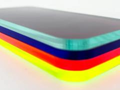 Разработчики создали прозрачный антисмартфон. Он должен  лечить  цифровую зависимость