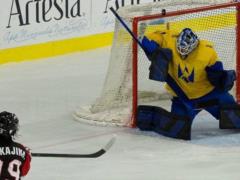 18-летний вратарь сборной Украины по хоккею приглашен для развития в Кэнакс