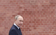 Путин анонсировал сокращение военных расходов