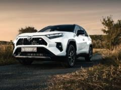 Украинцы массово покупают новые авто, дороже 1,5 млн грн: названа самая популярная модель