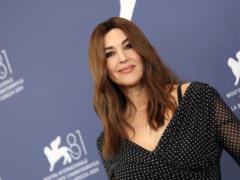 60-летняя Беллуччи в купальнике снялась для обложки глянца