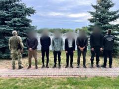 Шли в Венгрию: пограничники задержали группу нарушителей