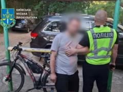В Киеве обстреляли автомобиль руководительницы инструкторского отдела фонда  Вернись живым 