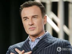 Умер звезда сериала  Зачарованные  Джулиан Макмэхон