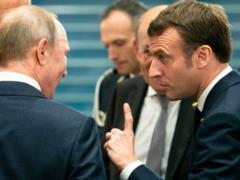 Макрон объяснил причины своего первого за три года звонка Путину