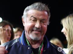 Сильвестру Сталлоне – 79: как выглядел актер до пластики и что известно о женщине, которая убедила его изменить внешность