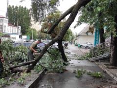 In Ukraine, hundreds of settlements remained due to bad weather without light