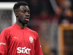 Komo Nazi on Davinson Sanchez