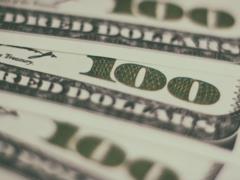 Обменники покупают доллар по новому курсу: сколько теперь стоит валюта в Украине